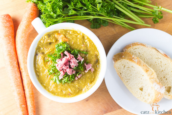 Slow-Cooker Split Pea Soup | Catz in the Kitchen | catzinthekitchen.com #SlowCooker