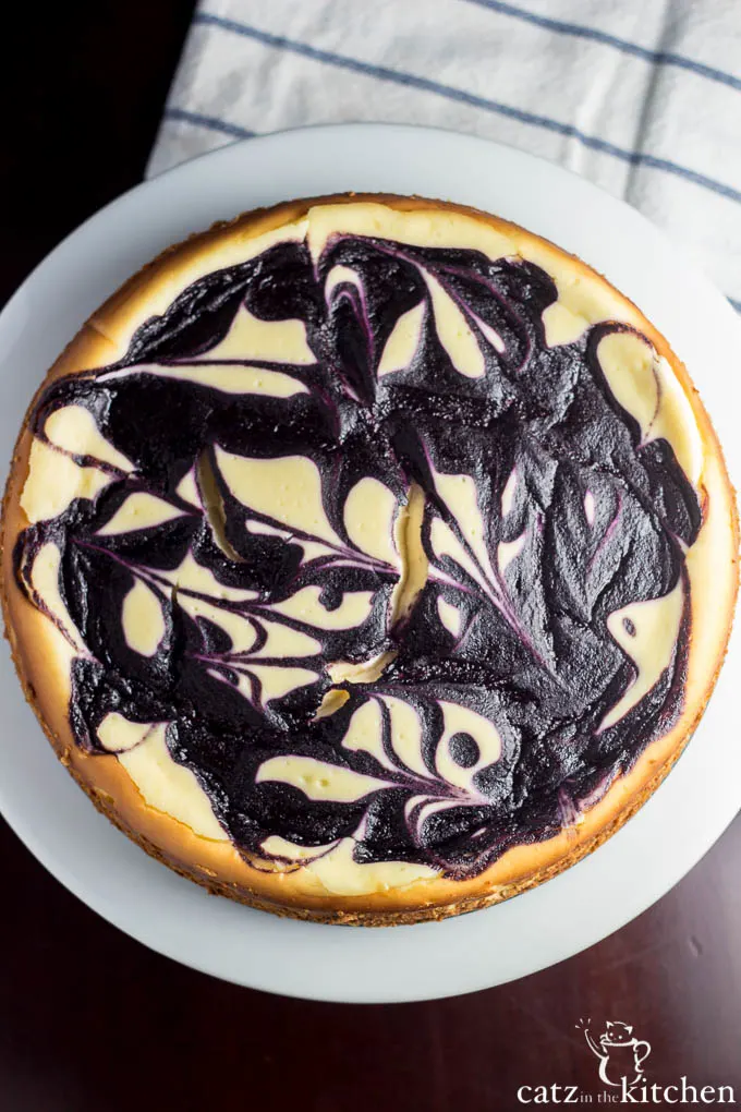 Blueberry Swirl Cheesecake | Catz in the Kitchen | catzinthekitchen.com #cheesecake