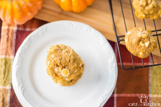 Macadamia Nut White Chip Pumpkin Cookies | Catz in the Kitchen | catzinthekitchen.com | #fall #cookies #pumpkin
