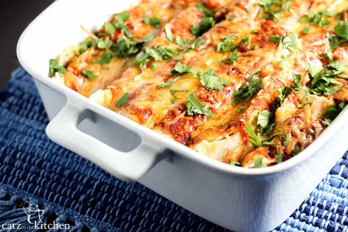 Sweet Potato & Black Bean Enchiladas | Catz in the Kitchen | catzinthekitchen.com #enchiladas