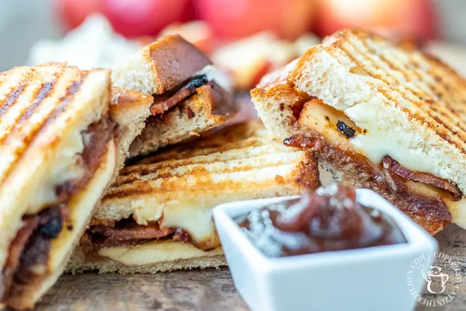 grilled cheese with apples, bacon, and brie