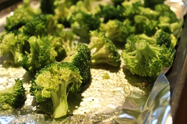 skinny broccoli fettuccini alfredo