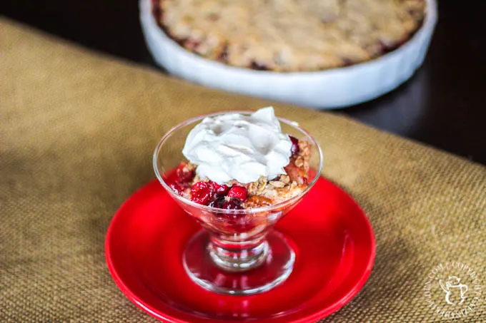 Pear & Cranberry Crisp | Catz in the Kitchen | catzinthekitchen.com | #pear #cranberry #crisp #dessert