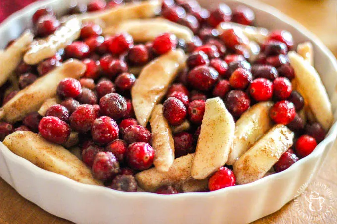 Pear & Cranberry Crisp | Catz in the Kitchen | catzinthekitchen.com | #pear #cranberry #crisp #dessert