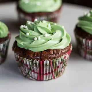 Minty Espresso Brownie Cupcakes | Catz in the Kitchen | catzinthekitchen.com | #dessert #cupcakes #StPatricksDay #recipe