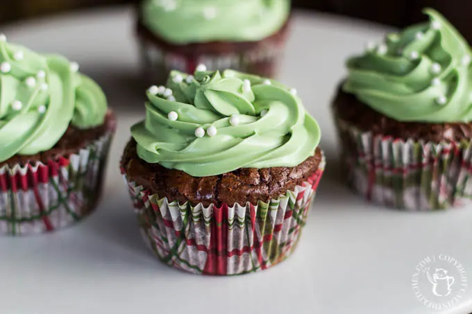 Minty Espresso Brownie Cupcakes | Catz in the Kitchen | catzinthekitchen.com | #dessert #cupcakes #StPatricksDay #recipe
