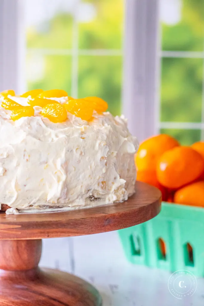 Mandarin Orange Cake with mandarin oranges 