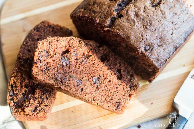 Chocolate Zucchini Bread | Catz in the Kitchen | catzinthekitchen.com | #bread #fall #zucchini