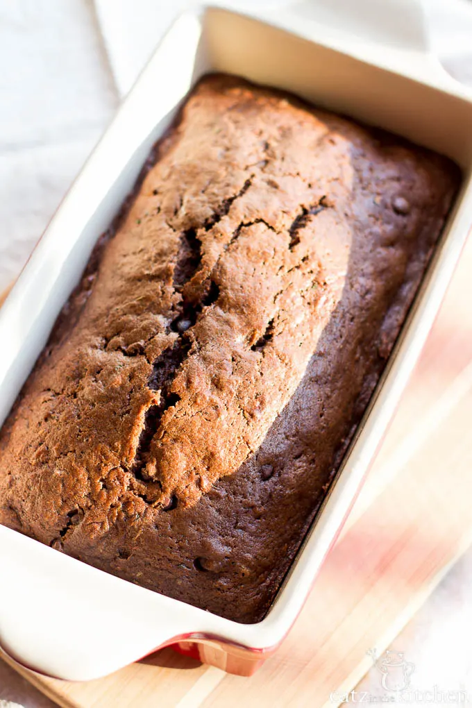 Chocolate Zucchini Bread | Catz in the Kitchen | catzinthekitchen.com | #bread #fall #zucchini