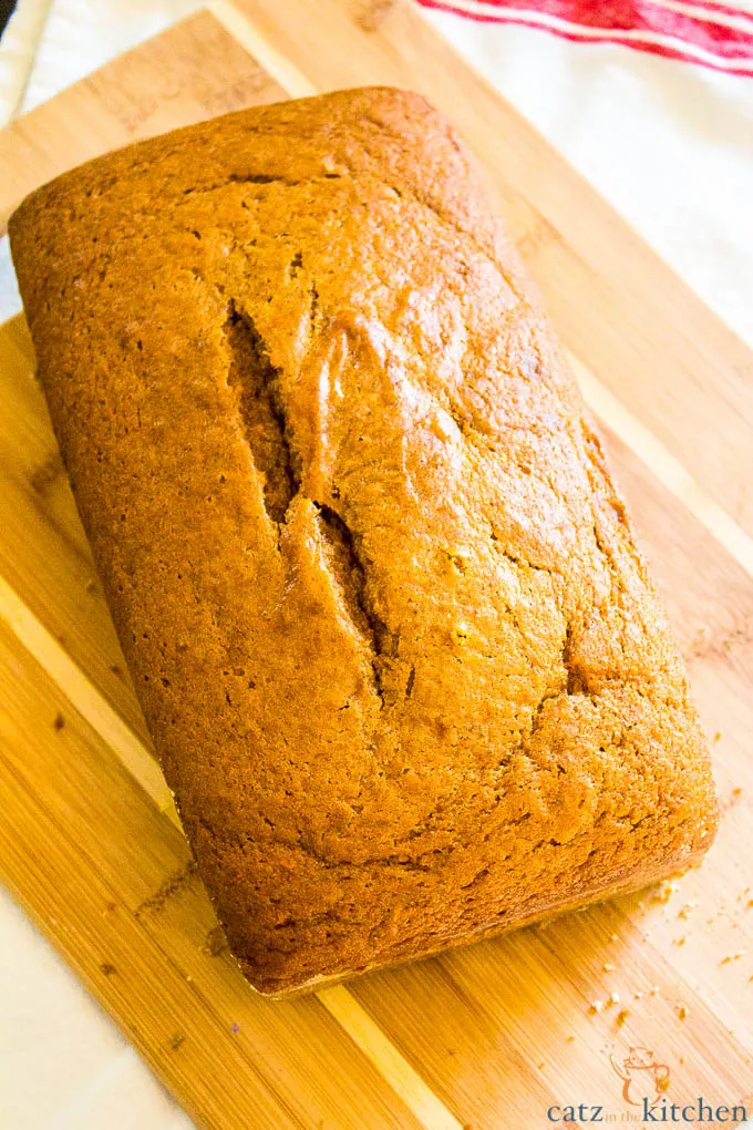 Pumpkin Bread | Catz in the Kitchen | catzinthekitchen.com | #bread #fall #pumpkin