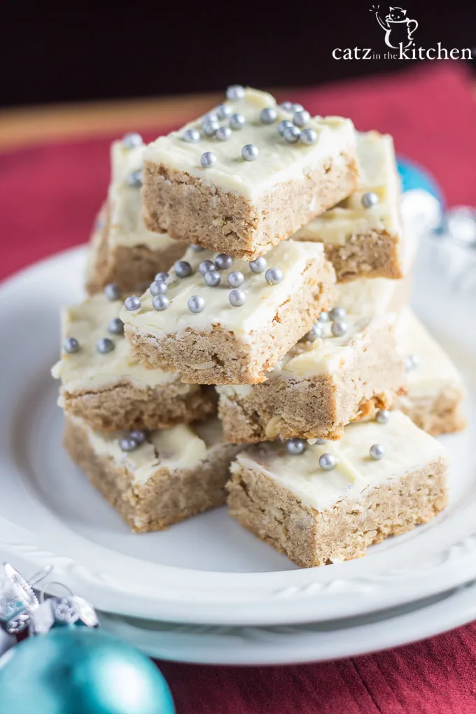 Chai Latte Bars | Catz in the Kitchen | catzinthekitchen.com | #chocolate #chai #latte