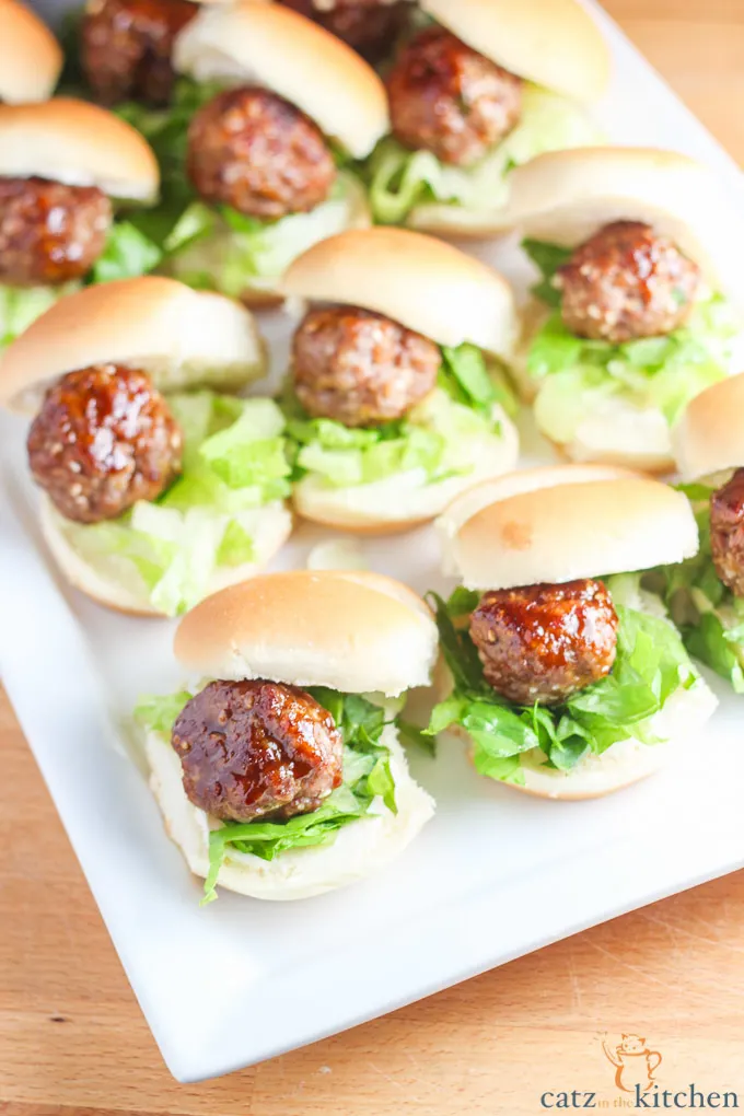 Chinese Meatball Sliders | Catz in the Kitchen | catzinthekitchen.com #sliders