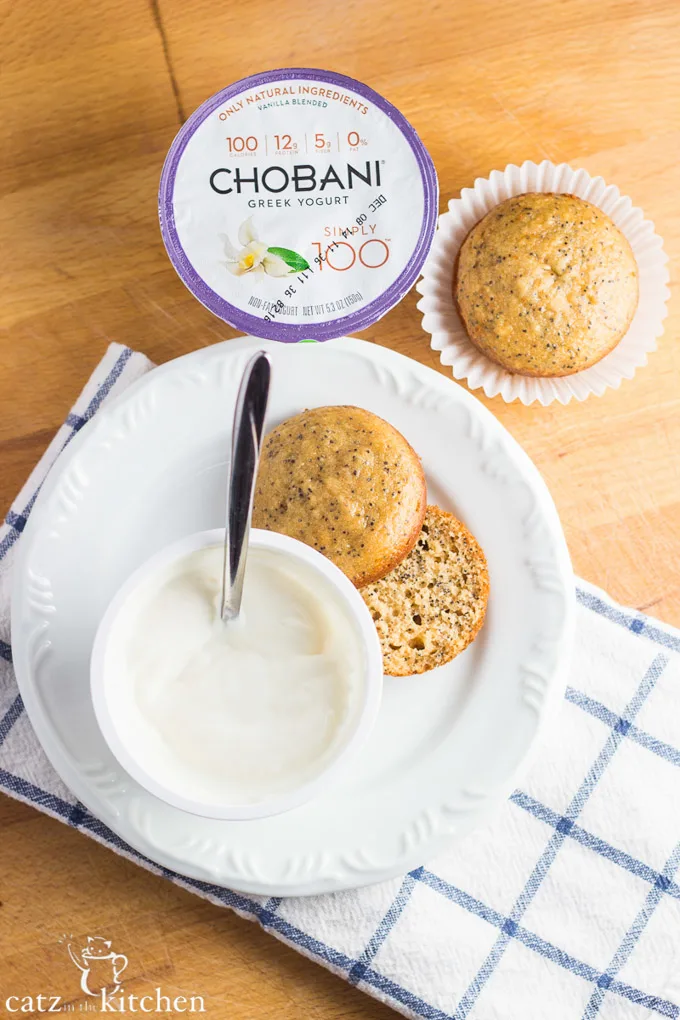 Healthier Poppyseed Muffins| Catz in the Kitchen | catzinthekitchen.com | #greekyogurt #healthy #muffins