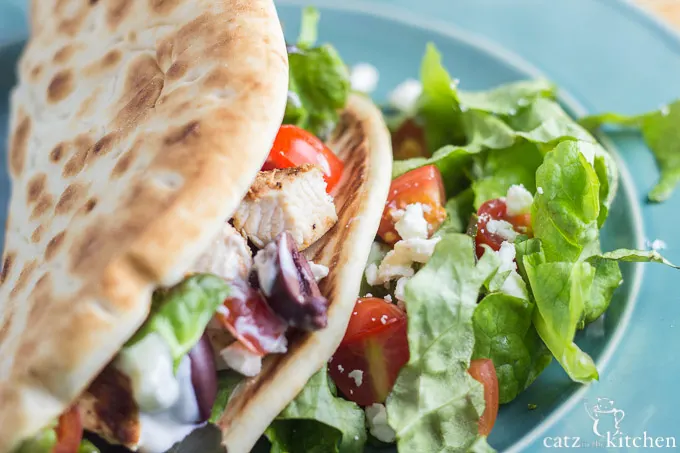 Chicken Gyros | Catz in the Kitchen | catzinthekitchen.com #Greek