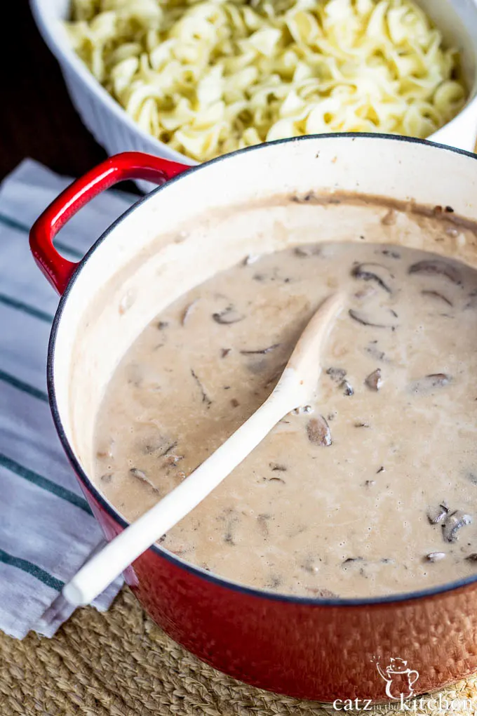 Beef Stroganoff | Catz in the Kitchen | catzinthekitchen.com #beef