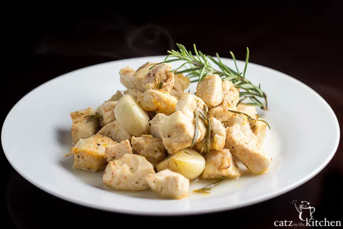 Roasted Garlic Chicken | Catz in the Kitchen | catzinthekitchen.com #Garlic