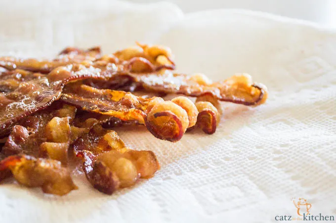 Oven Baked Bacon | Catz in the Kitchen | catzinthekitchen.com #bacon