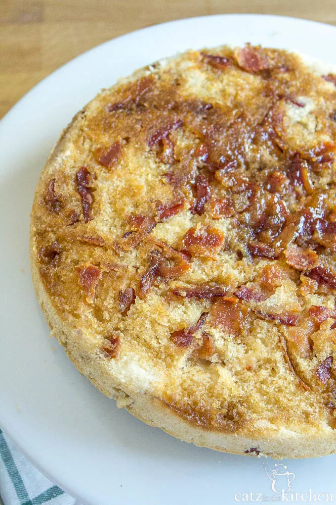 Bacon Upside Down Pancake | Catz in the Kitchen | catzinthekitchen.com #bacon