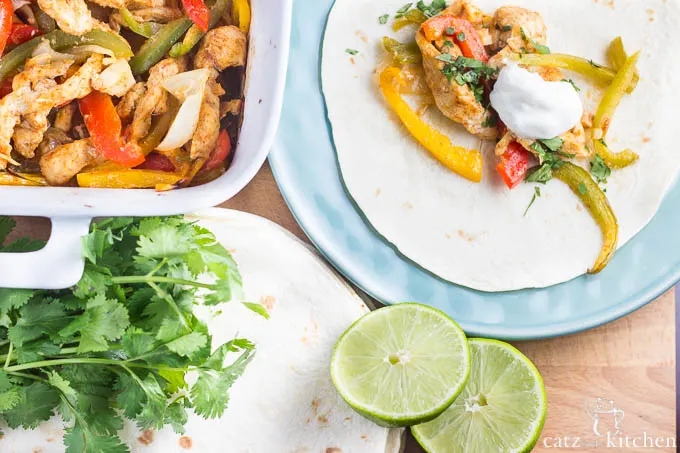 Oven Baked Fajitas | Catz in the Kitchen | catzinthekitchen.com #fajitas