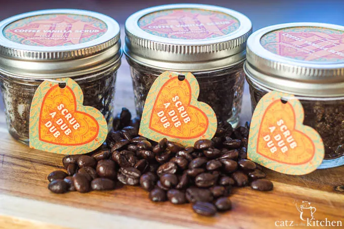 Coffee Vanilla Scrub | Catz in the Kitchen | catzinthekitchen.com #mothersday