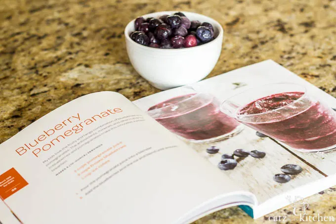 Blueberry Pomegranate Smoothies | Catz in the Kitchen | catzinthekitchen.com #smoothies