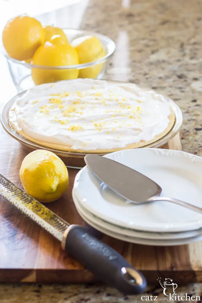 Lemon Cream Pie | Catz in the Kitchen | catzinthekitchen.com #FathersDay