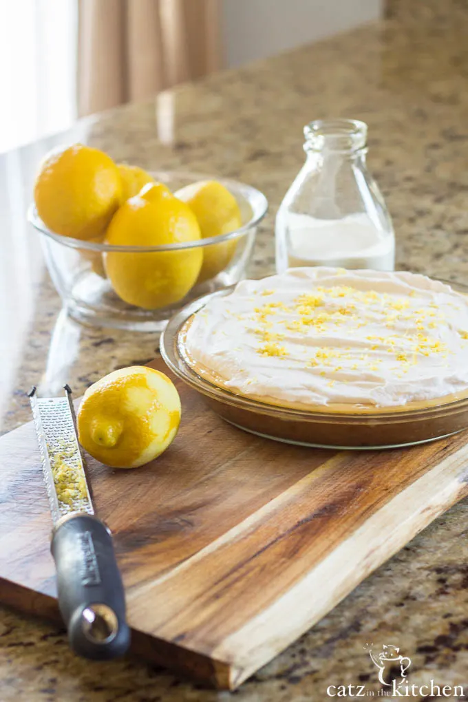 Lemon Cream Pie | Catz in the Kitchen | catzinthekitchen.com #FathersDay