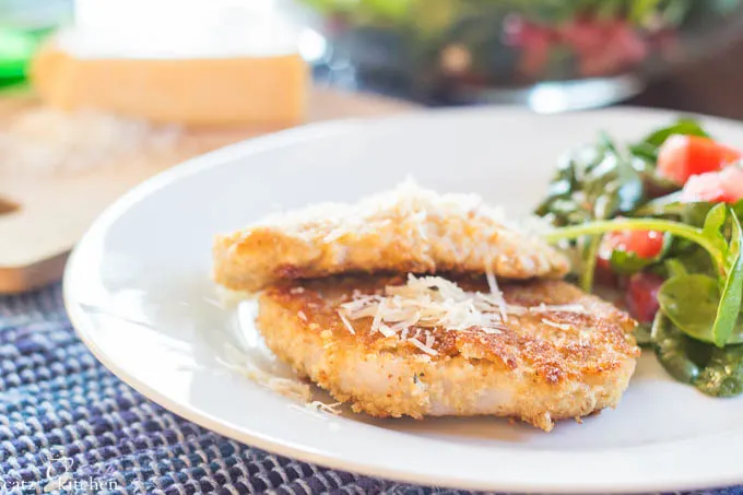 Parmesan Pork Chops | Catz in the Kitchen | catzinthekitchen.com #parmesan