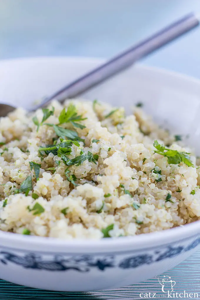 Cilantro Lime Quinoa | Catz in the Kitchen | catzinthekitchen.com #quinoa