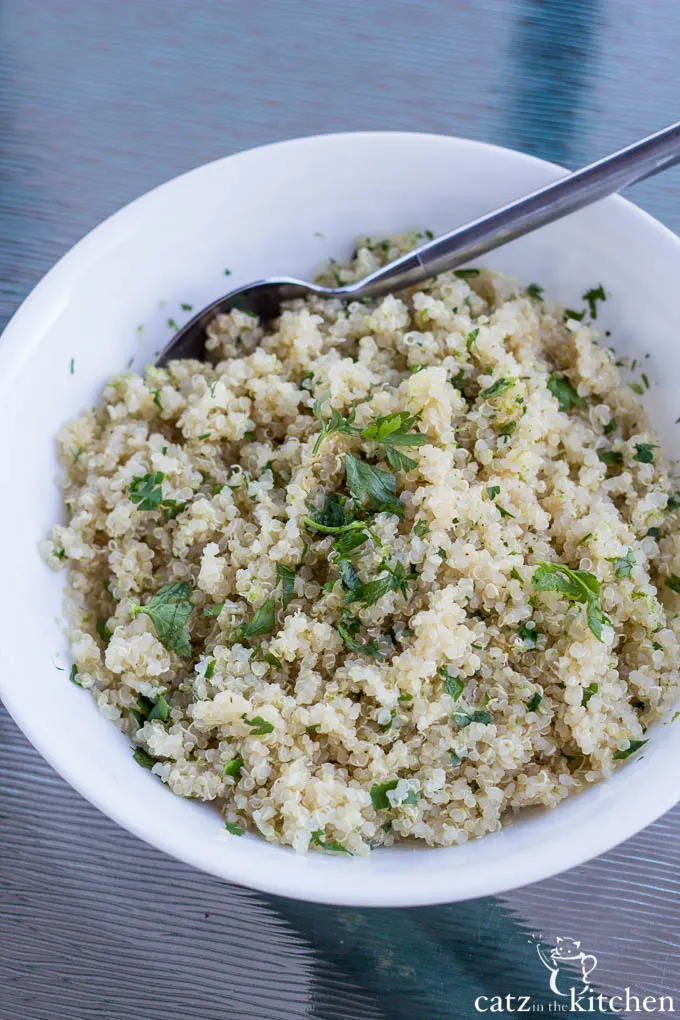 Cilantro Lime Quinoa | Catz in the Kitchen | catzinthekitchen.com #quinoa