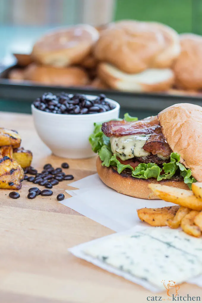 Coffee Rubbed Blue Cheese Bacon Burgers | Catz in the Kitchen | catzinthekitchen.com | Partnering with Castelo for a Summer of Blue | #BluesdayTuesday