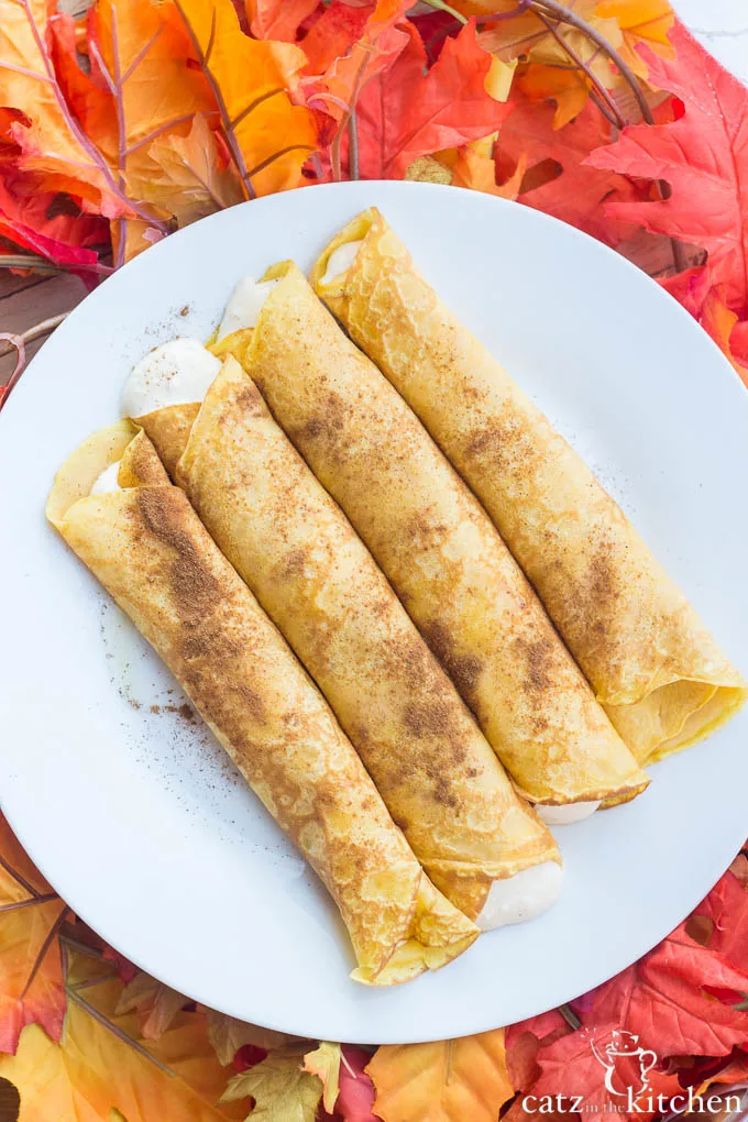 Pumpkin Spice Crêpes | Catz in the Kitchen | catzinthekitchen.com | #crepes #fall #pumpkin