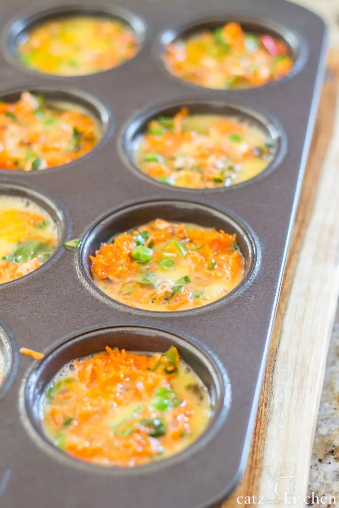 Skinny Veggie Egg Muffins | Catz in the Kitchen | catzinthekitchen.com | #healthy #breakfast #skinny