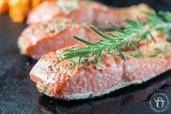 Broiled Rosemary Salmon | Catz in the Kitchen | catzinthekitchen.com | #2016 #NewYears #Recipe #Salmon #Healthy