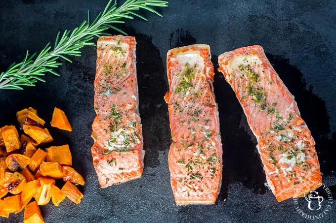 Broiled Rosemary Salmon | Catz in the Kitchen | catzinthekitchen.com | #2016 #NewYears #Recipe #Salmon #Healthy