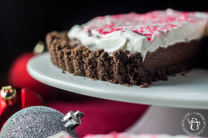 Candy Cane Chocolate Tart | Catz in the Kitchen | catzinthekitchen.com | #Christmas #candycane #tart #chocolate