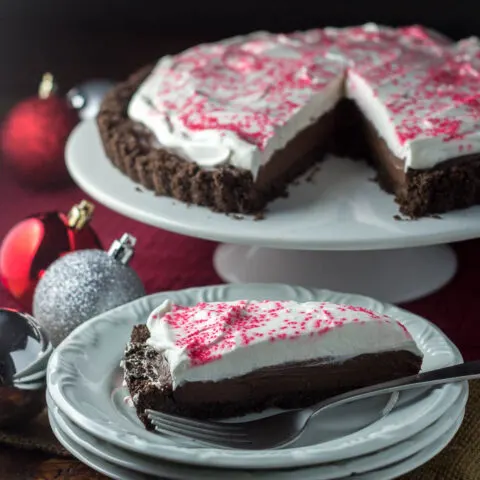 Candy Cane Chocolate Tart | Catz in the Kitchen | catzinthekitchen.com | #Christmas #candycane #tart #chocolate