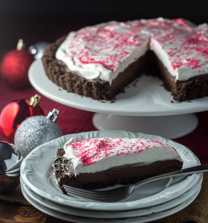 Candy Cane Chocolate Tart | Catz in the Kitchen | catzinthekitchen.com | #Christmas #candycane #tart #chocolate