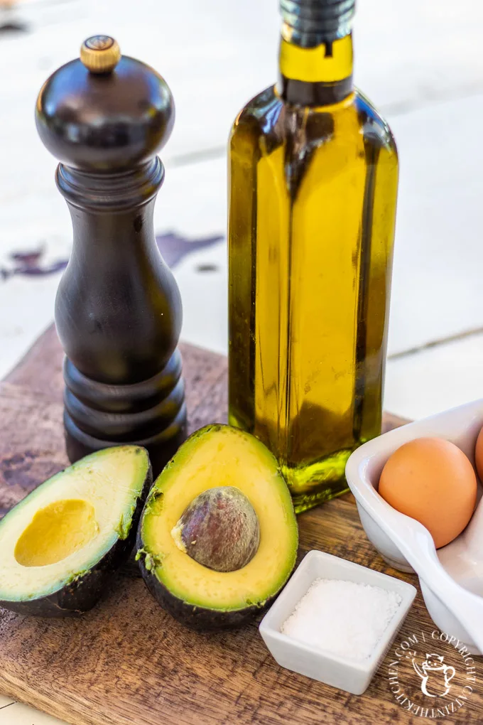 avocado and eggs ingredients 