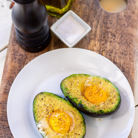 Avocado Baked Eggs