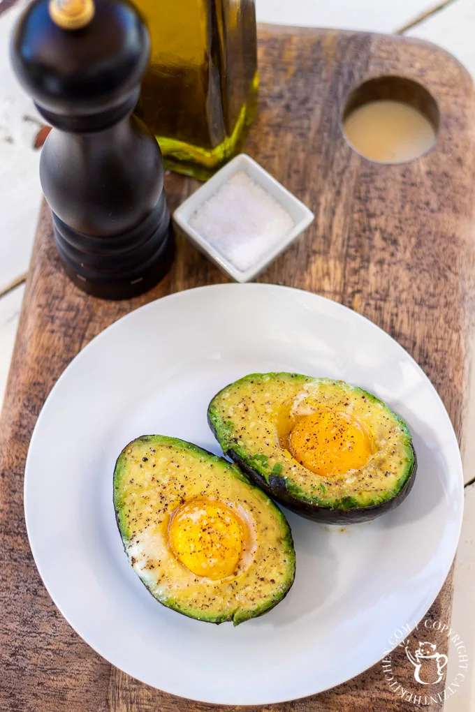 Avocado Baked Eggs breakfast 