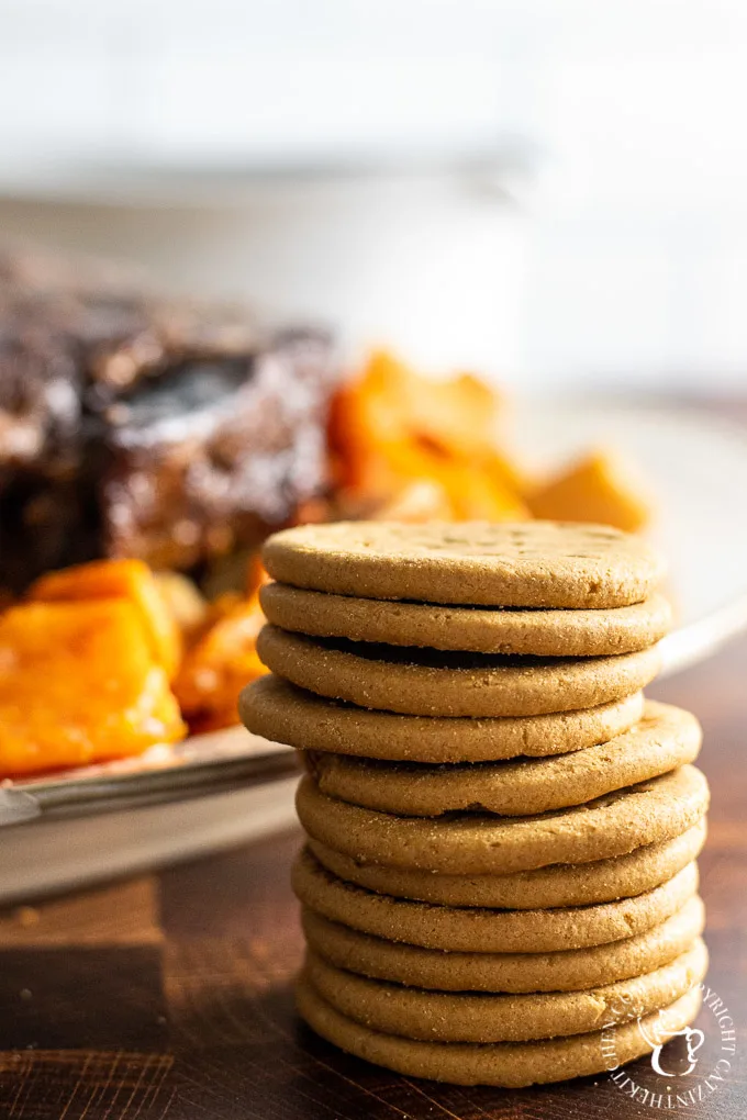 Gingersnap cookies in pot roast 