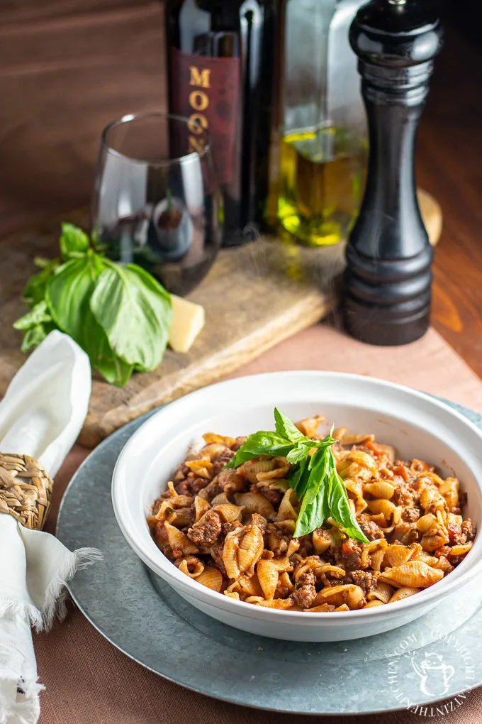 Pasta Bolognese with red wine