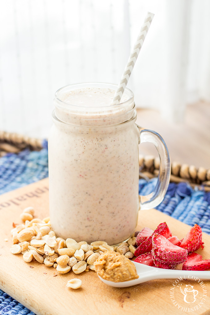 Protein PB&J Smoothie Catz in the Kitchen