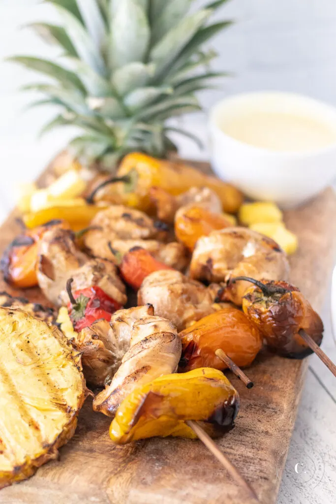 tropical chicken kabobs with dipping sauce 