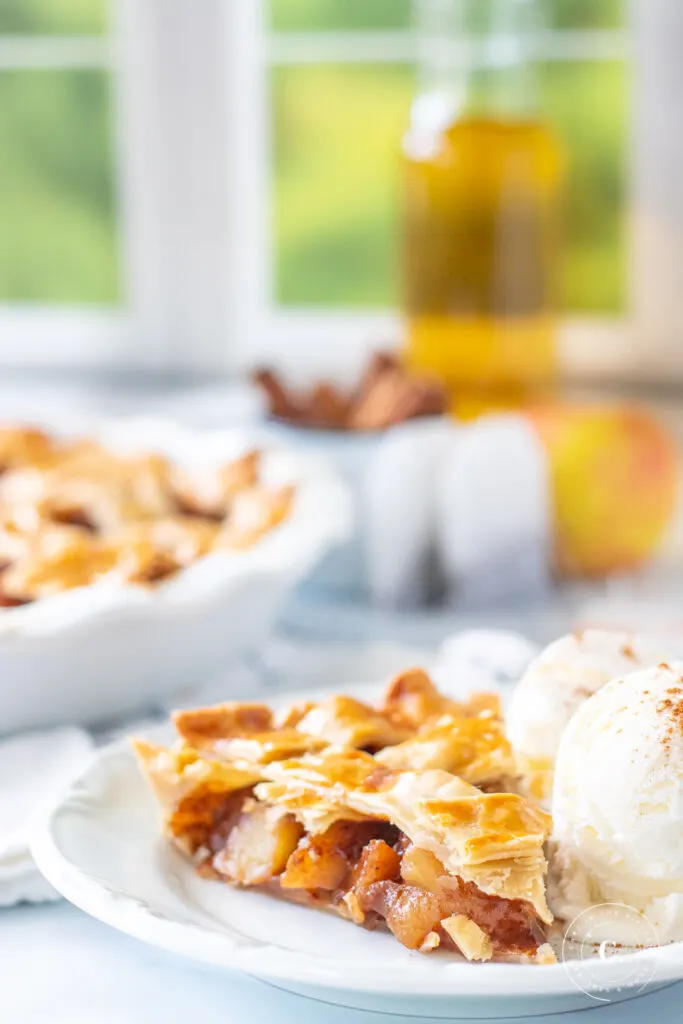 Chai Apple Pie slice 