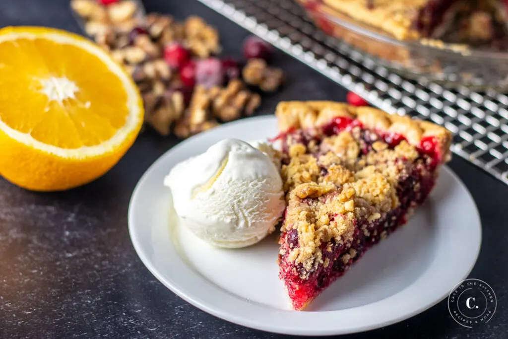 Easy Cranberry Streusel Pie a la mode