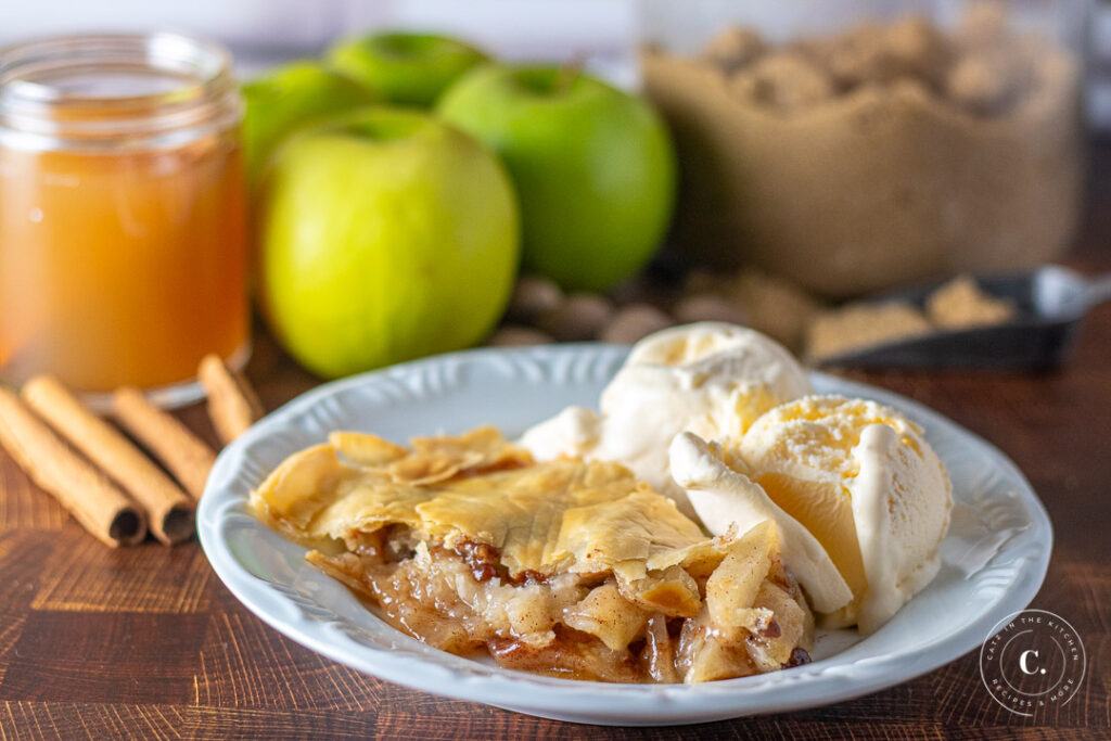 Cast Iron Apple Pie with ice cream