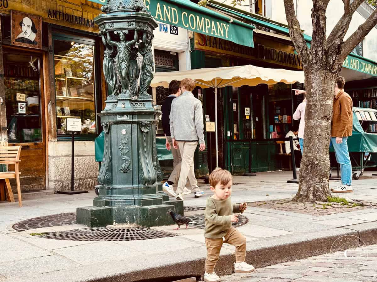 Cadáin at Shakespeare and Co